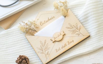 Geschenkgutschein aus Holz – xTool Laser Idee